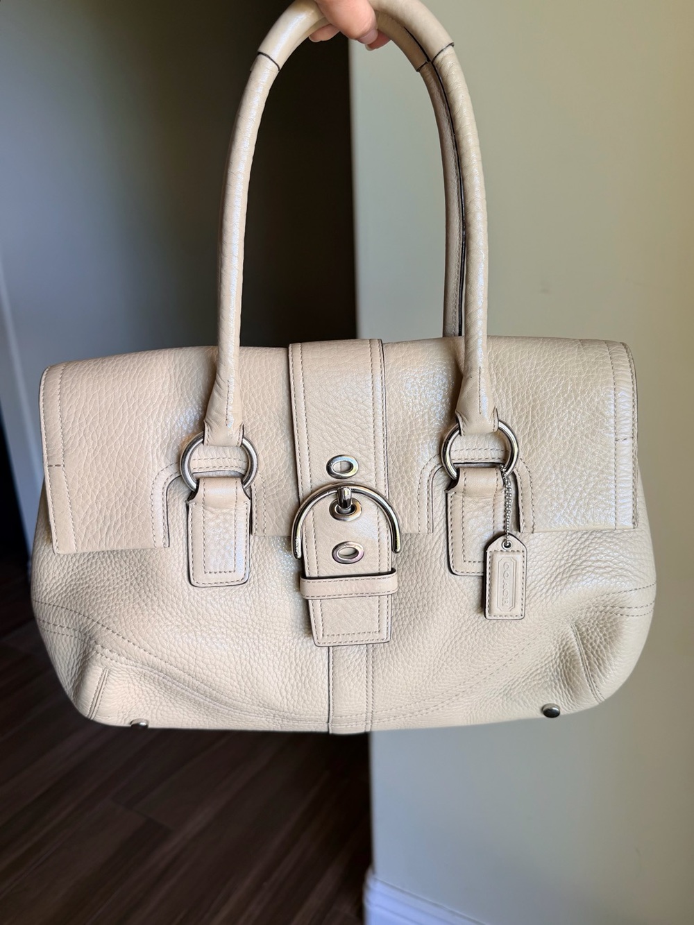 Coach Soho Hampton buckle flap bag in cream pebbled leather y2k